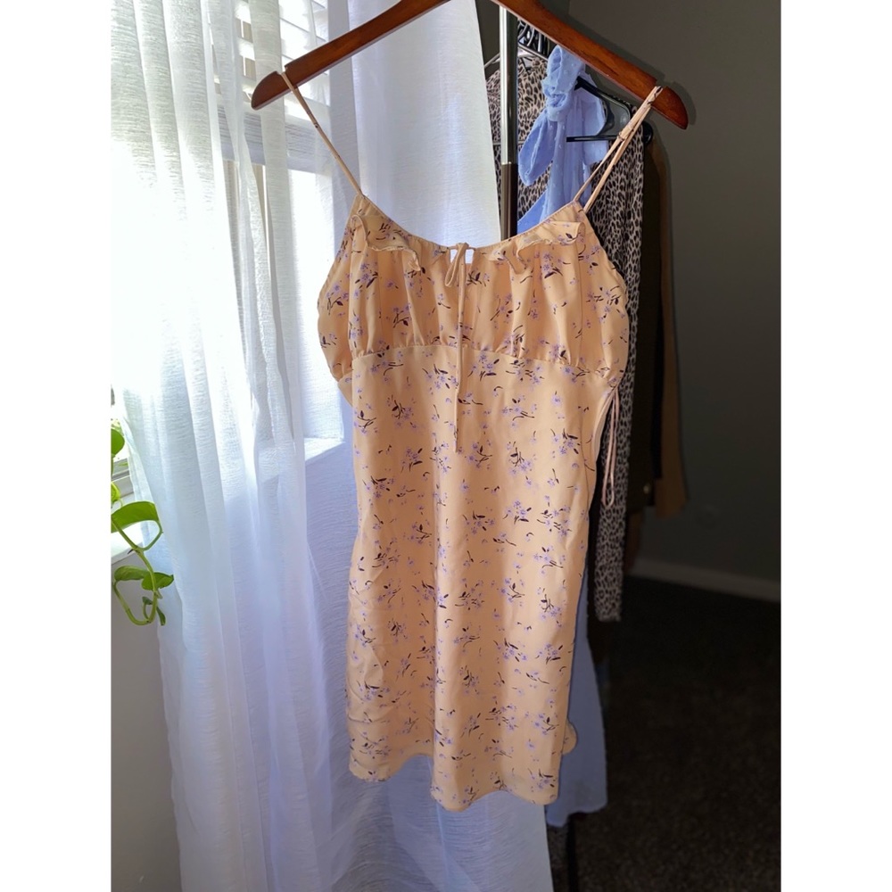Boutique mini, peach, floral dress